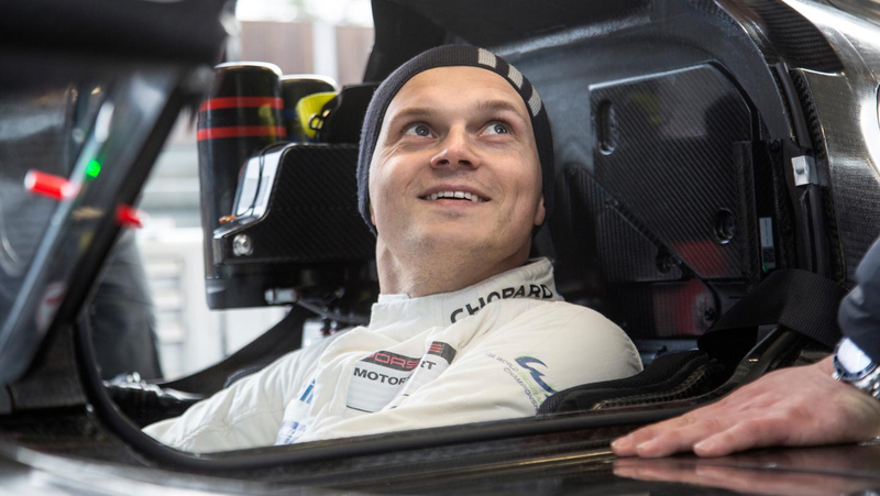 Illustration for article titled Here Are The First Photos Of The 2015 Porsche 919 On Track